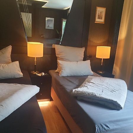 Miet-Kamp Ruhig, Zentral, Nahe Messe, Ausgefallenes Design 2 Schlafzimmer برلين المظهر الخارجي الصورة