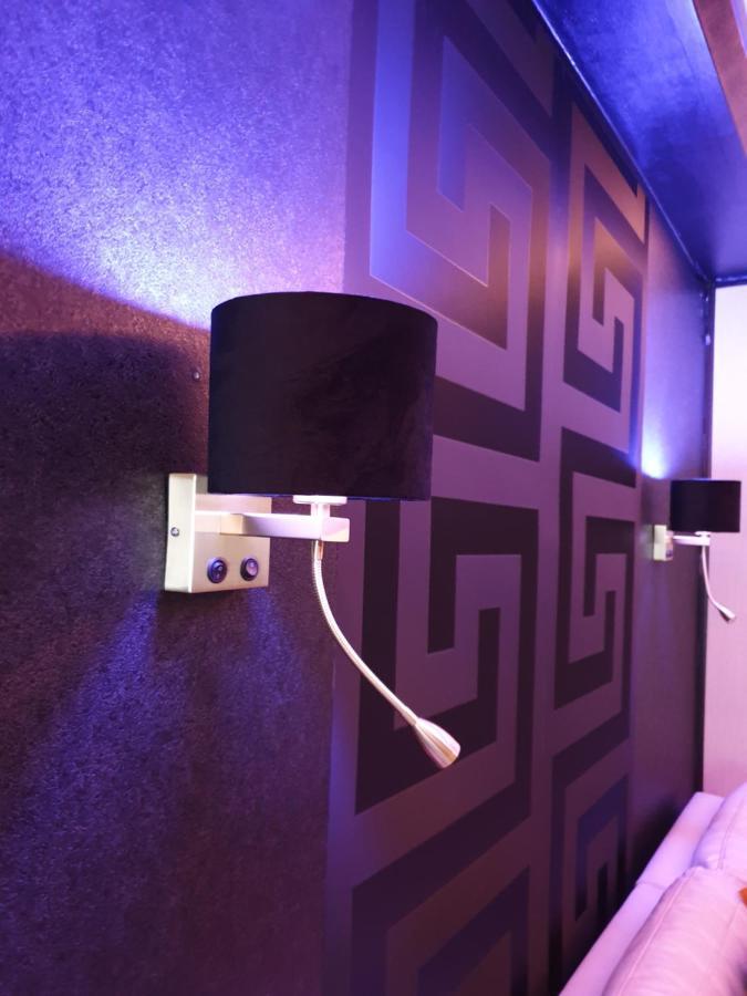 Miet-Kamp Ruhig, Zentral, Nahe Messe, Ausgefallenes Design 2 Schlafzimmer برلين المظهر الخارجي الصورة