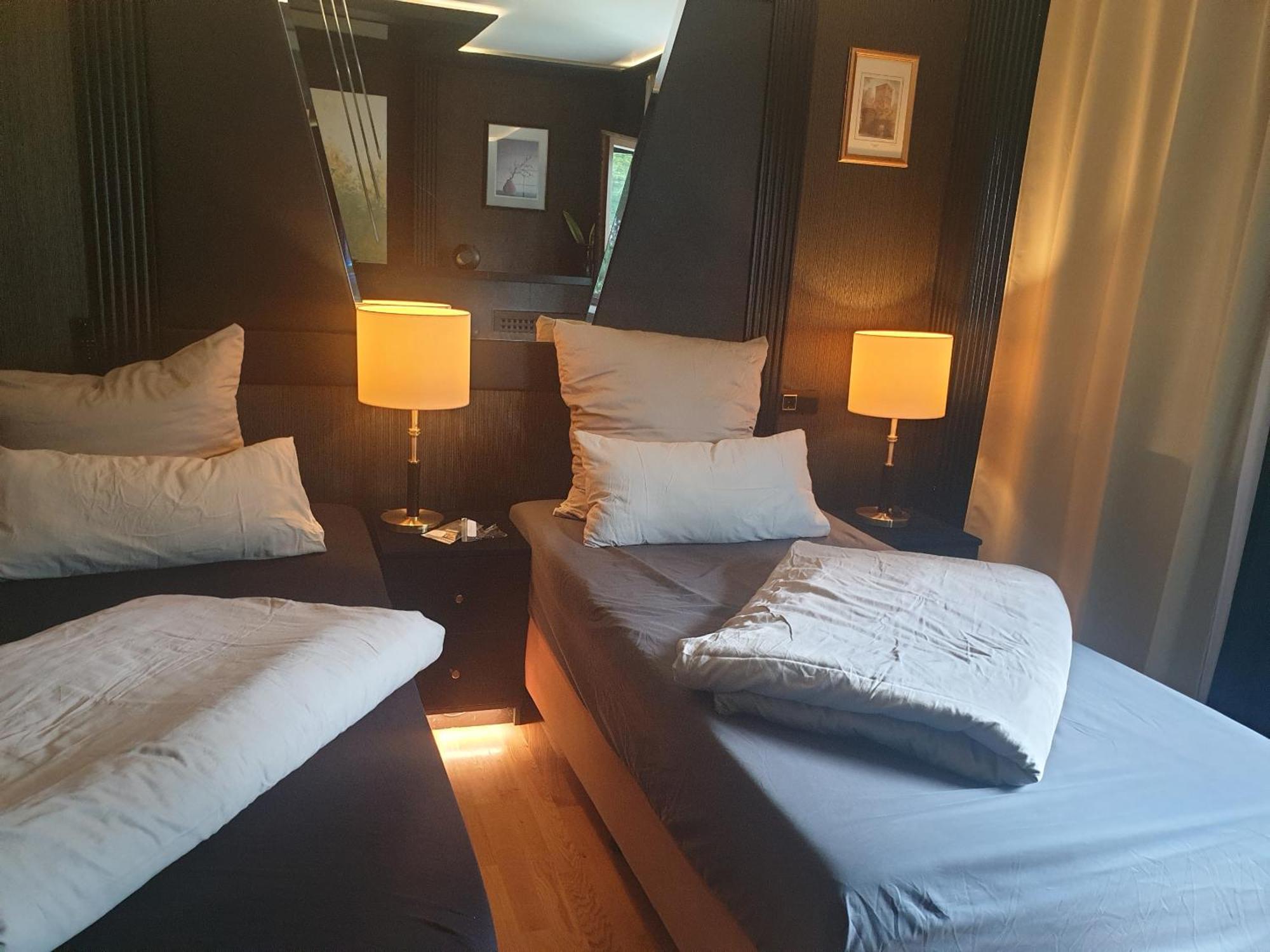 Miet-Kamp Ruhig, Zentral, Nahe Messe, Ausgefallenes Design 2 Schlafzimmer برلين المظهر الخارجي الصورة